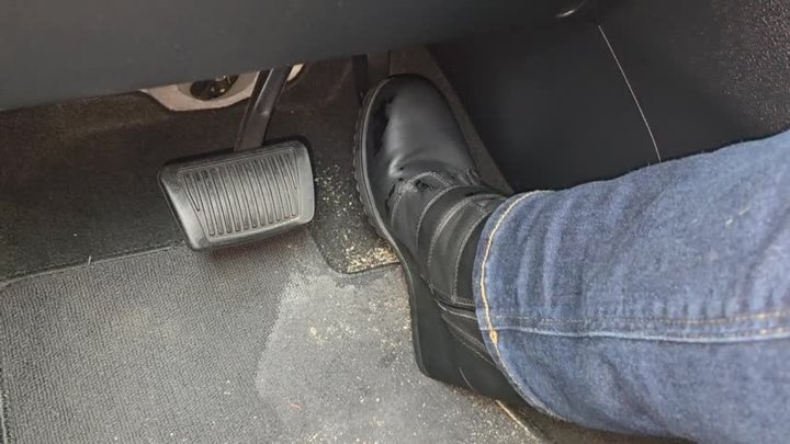 A short clip with new wedge boots