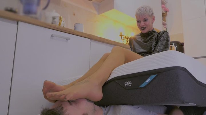 Gothic Ruslana Keeps Stockings Sniffer Under Mattress - Tan Stockings - 4K