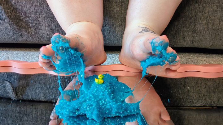BBW Daisy's sticky slimy toes: BBW foot fetish slime play (part 2 - bingsu slime