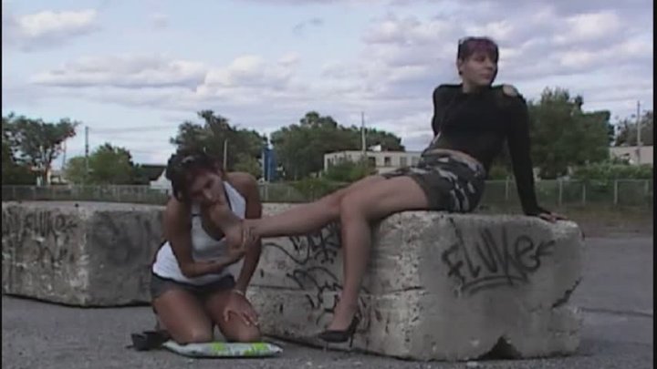Street Girl's Feet 3B (mp4)