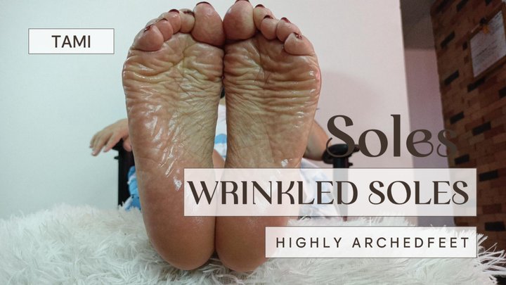 Tami dazzles you with her crumpled soles, clenched toes, and very pronounced arc