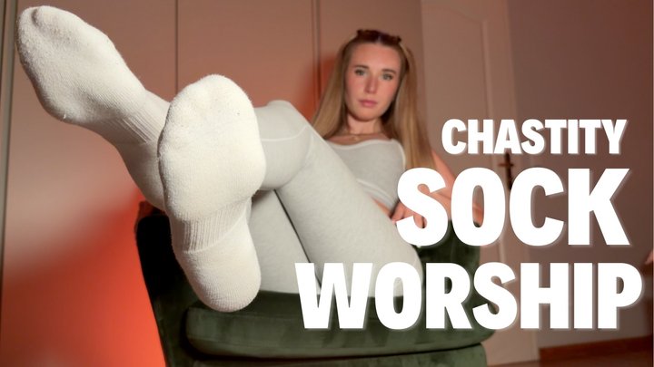 SOCK TRAINING 1: RUINED FOR MY SWEATY GYM SOCKS