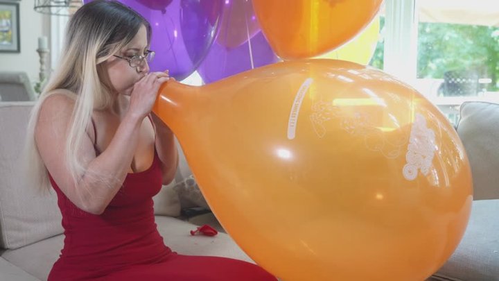 Step Mom Helium U16 Crystal Balloon Popping Role Play: B2p & Nail Pop