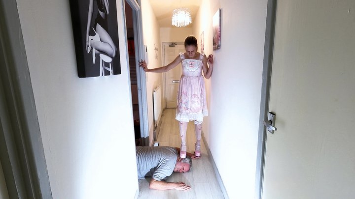 Costume Cosplay Danielle Hand Finger & Head Trample Walk