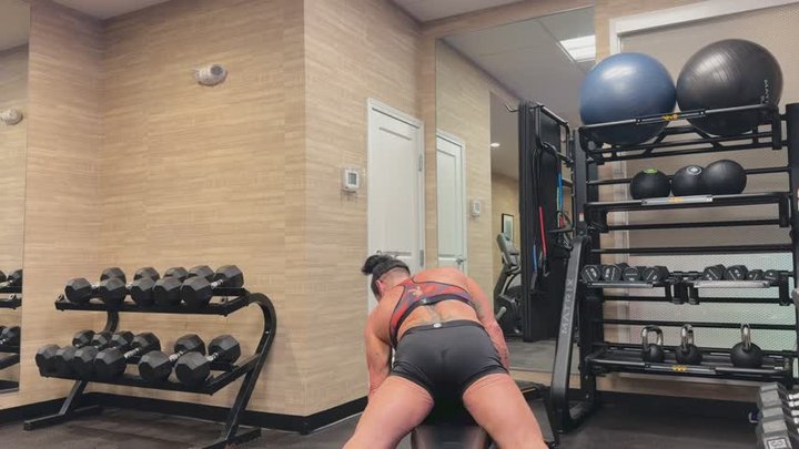 From Planks to Pool Laps: Kandy’s Morning Routine