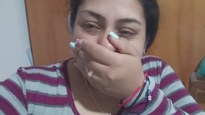 Mal de estómago y eructos malolientes.