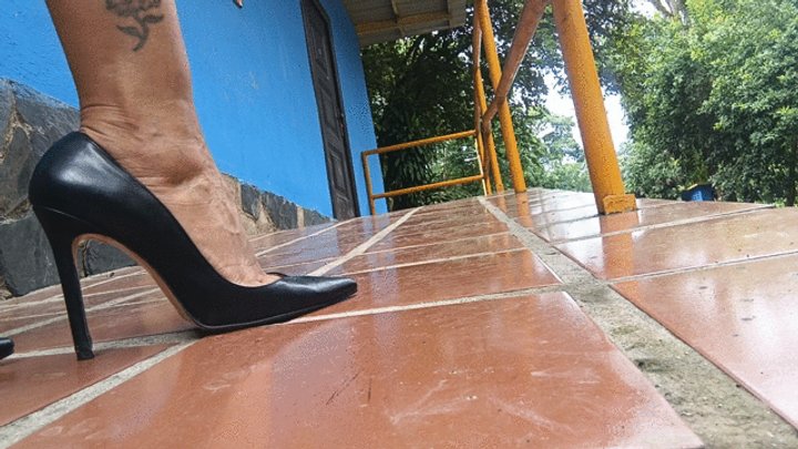 Walking in stiletto heels (3)