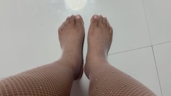 Skintone Fishnet Feet-top view