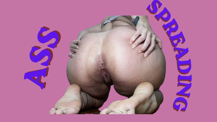 Buttocks spread wide open… look at everything I'm showing you without mercy