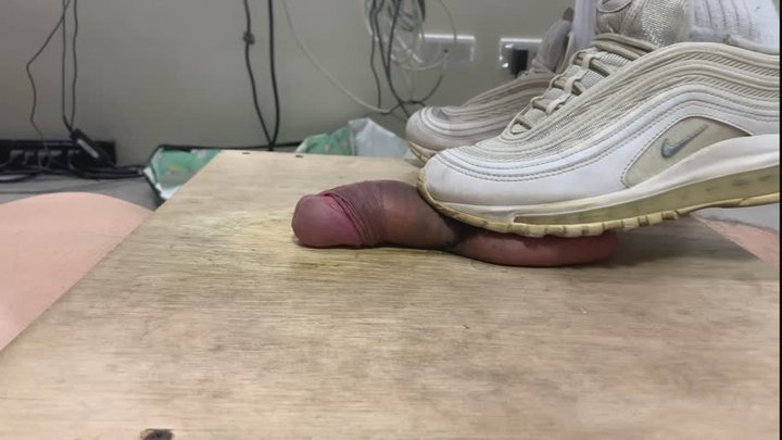 NIKE airmax97 crush cock & shoejob cum