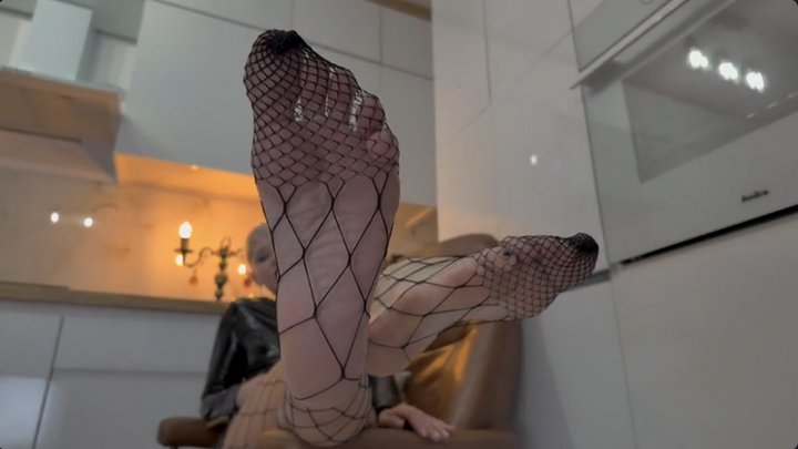 Ruslana Is Alone In The Kitchen And All She Wants Is You Worshipping Her Feet - 