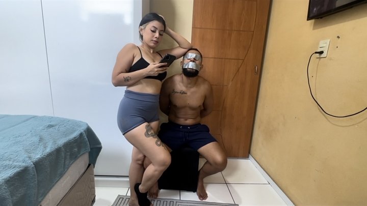 Bellanixx Domination Session with Foot Slave