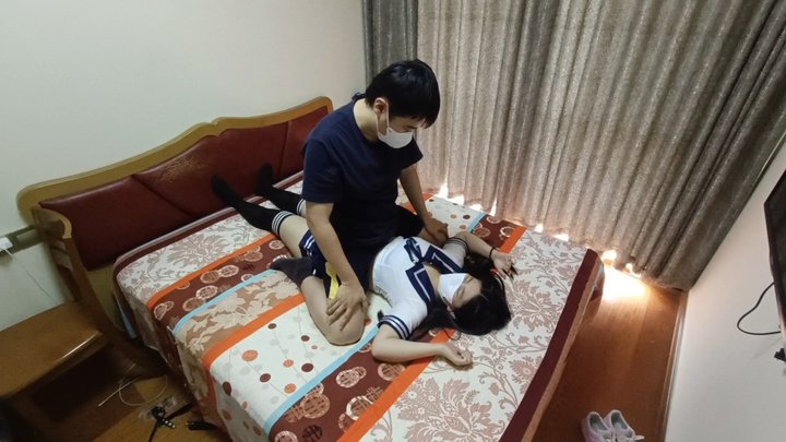 DR023 Pianist ride and stomach sitting ponygirl in sailor uniform and piggyback 