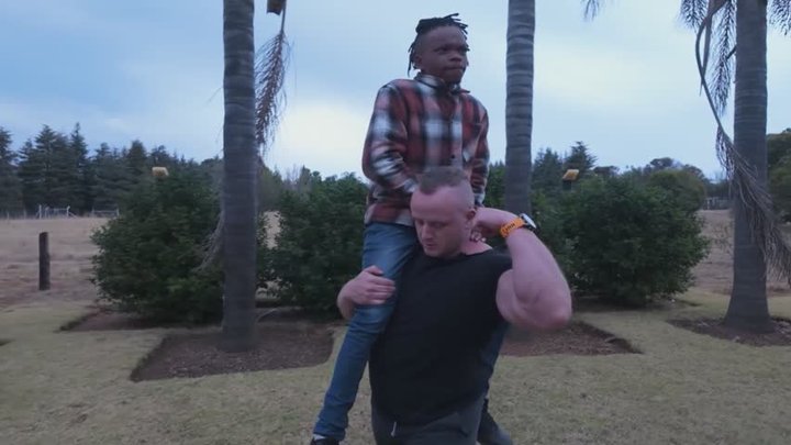 Muscle & Giant Lift and Carry Tiny Twink Off the Ground – Part 1