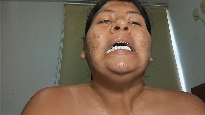 Silly Face Contortions: Amateur Facial Muscle Workout