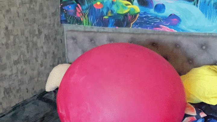 girl play with pink balloons and msdtrubation with dildo vibrotoy