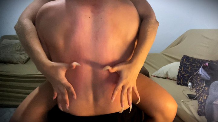 My long sharp claws on his back... You´ll want more