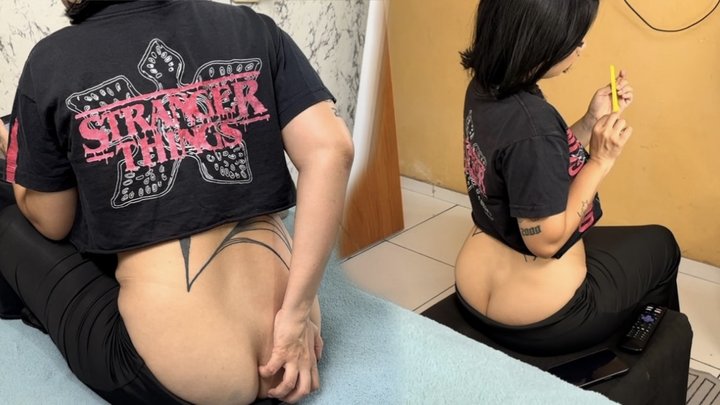 Ass Crack and Nail Cleaning – Distracted Stepmom
