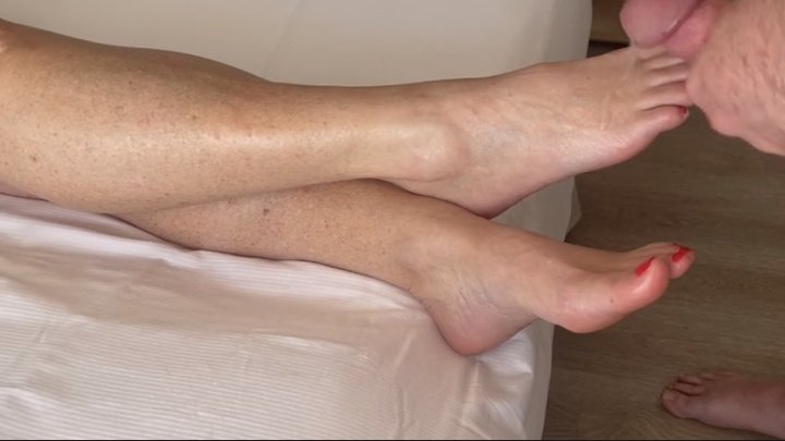 Kinky Foot Massages Ends with Cum Them