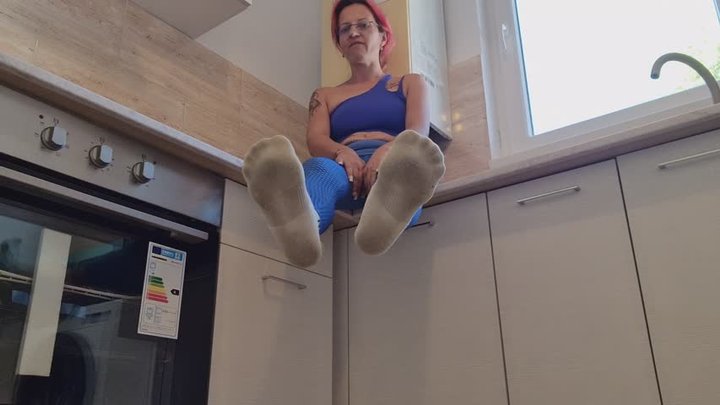 SWEATY GYM SOCK HUMILIATION – DIRTY SMELLY FEET DOMINATION AFTER WORKOUT