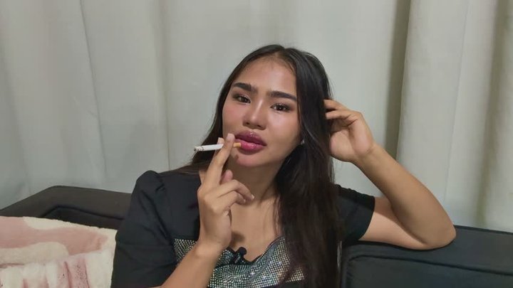 Smoke break - Asian Girl Smoking Close-up