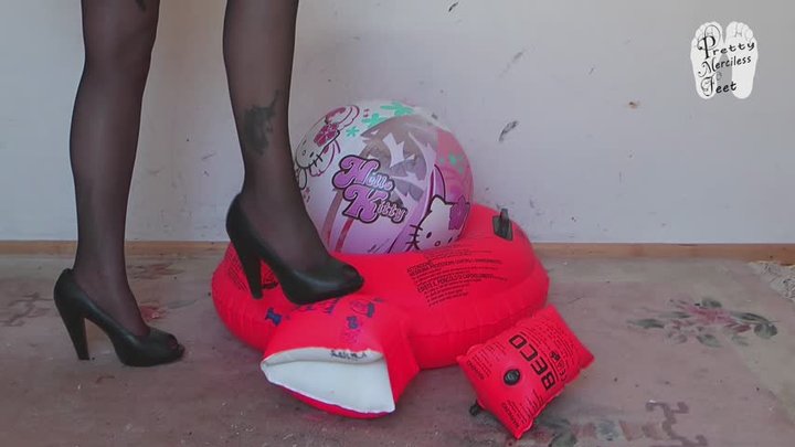Inflatables under her High heel Pumps