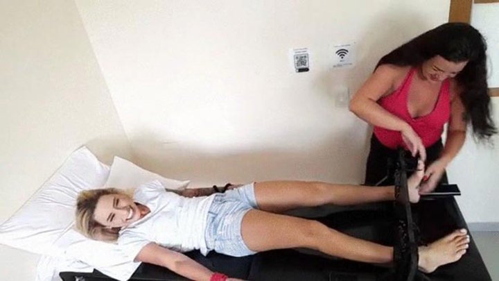 Hyper Ticklish Jennifer And Raquel - 4K