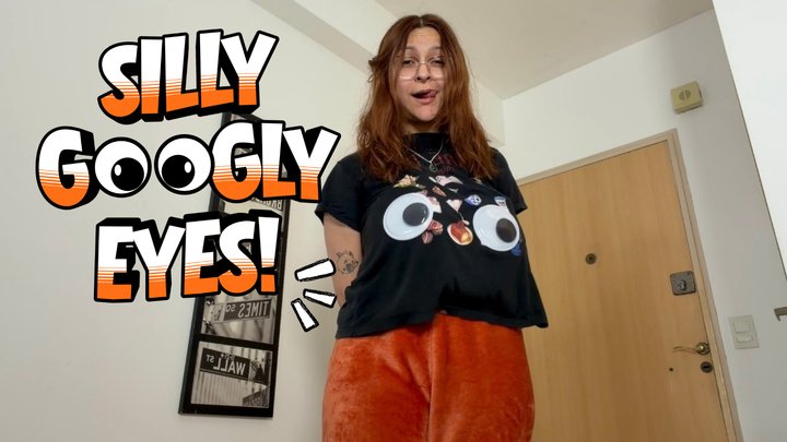 Silly Googly Eyes Bounce in Pajamas! Braless Dancing