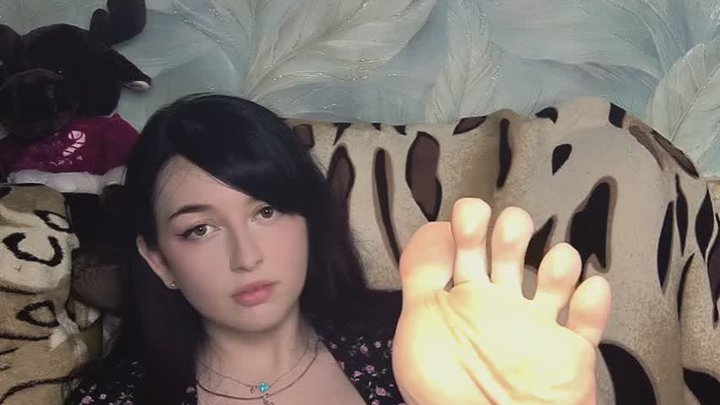 display of the soles and the face