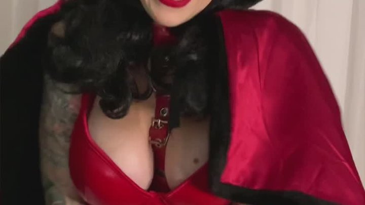 Little Red Riding Hood and her Dildo