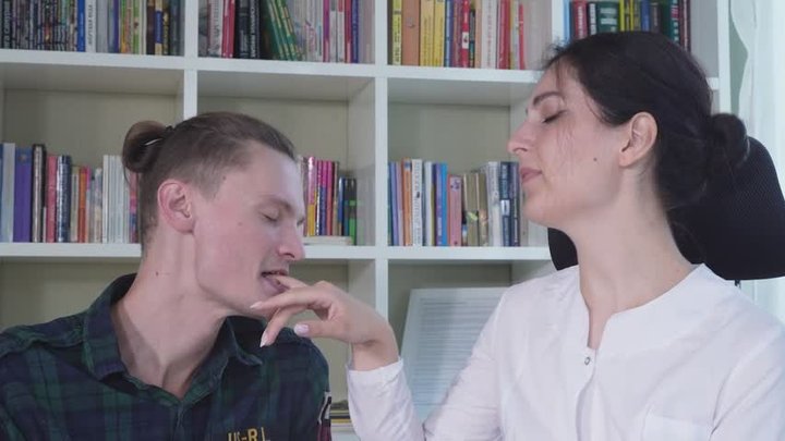 BITING DOCTOR’S FINGERS THERAPY! (HD WakeMeUpSales)