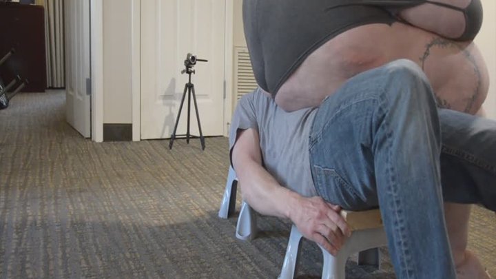 SpanxBeluga's 650 lbs vs the Board - View 2 (mp4)