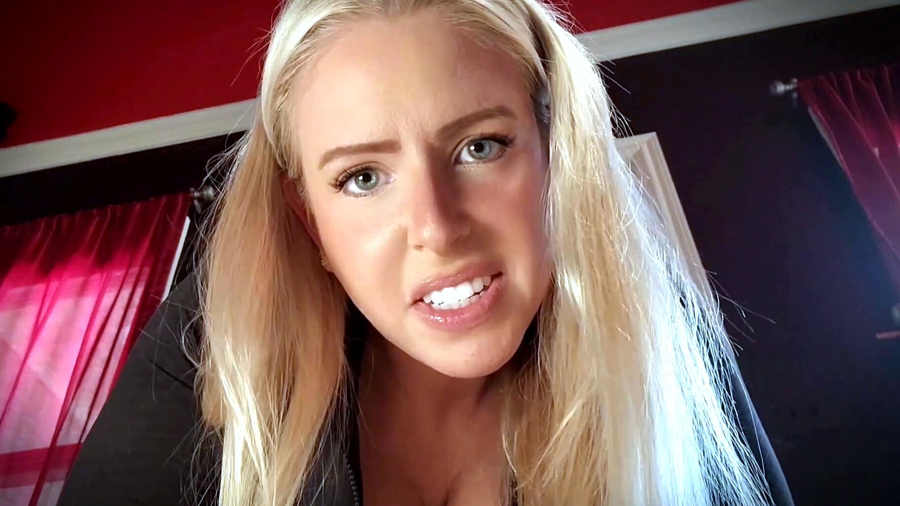 vicktoriatacos Sweaty Ass and Feet PUNISHME...