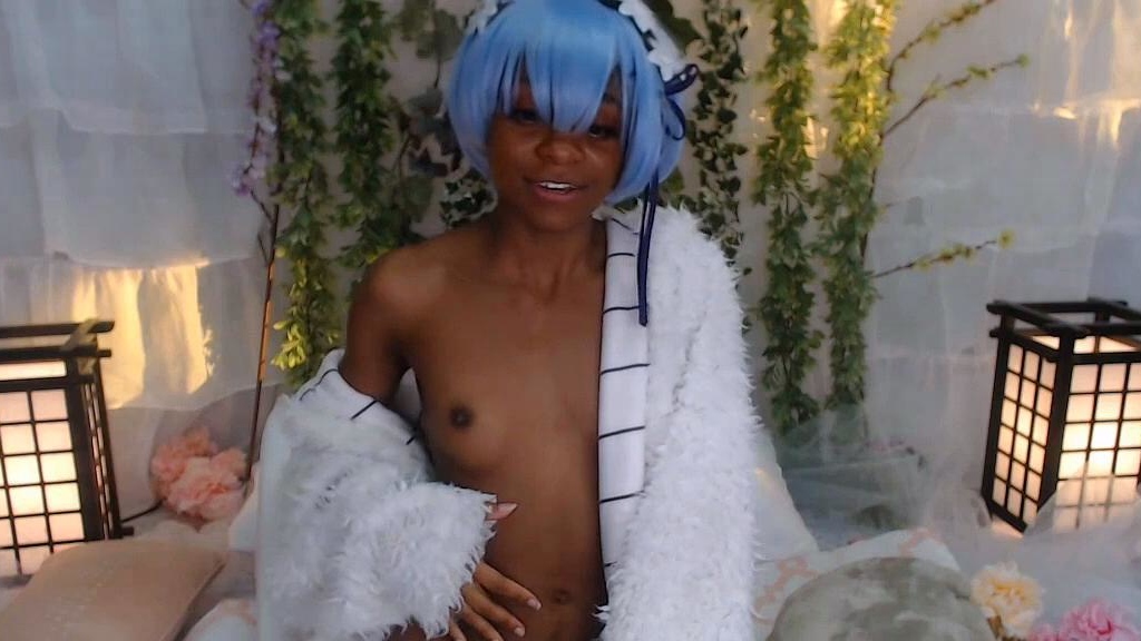 Amateur ebony Nela masturbates and screams