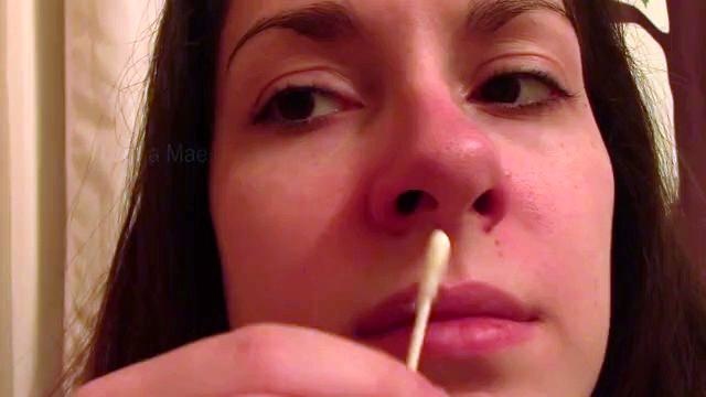 Leena Mae - q Tip Nose Pick