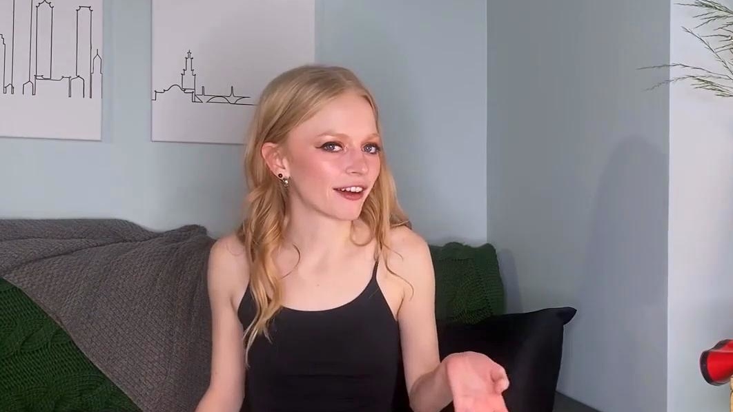 Oiled light-haired fucktoys with her latex masturbation