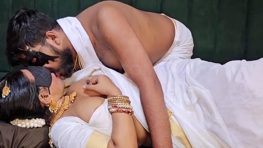 Desi Indian MILF Lisa Myra Fucks Her Ex Boyfriend on