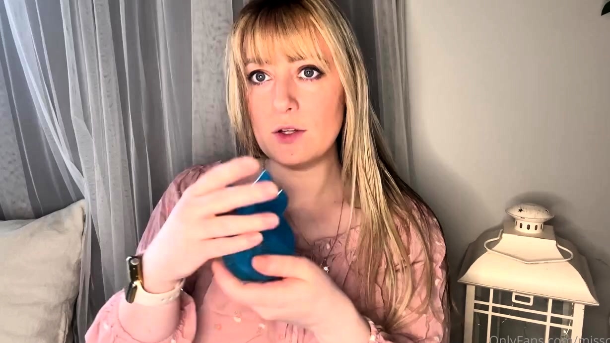 Amateur Webcam Teen Masturbates And Teases