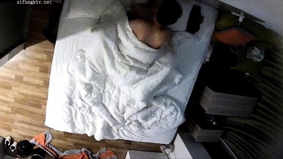 Amateur milf hidden cam