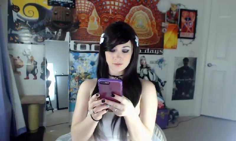 Amateur Webcam Teen Masturbates And Teases