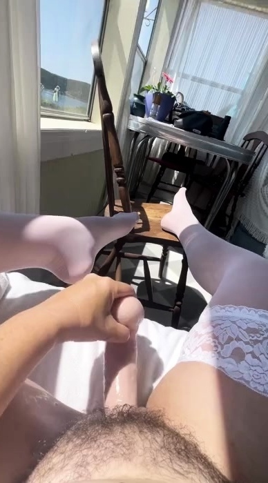 Solo toying her pussy and masturbating