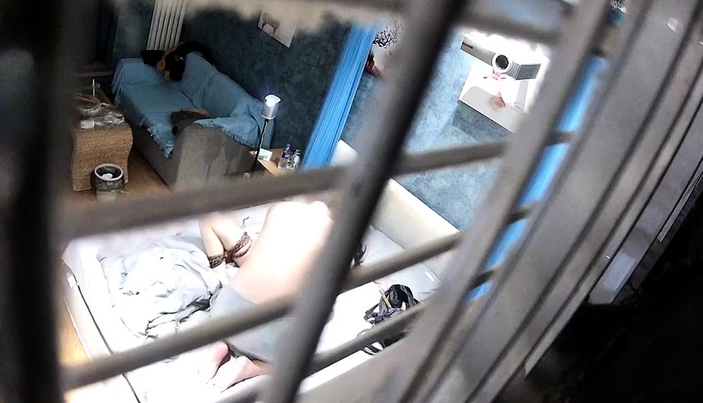 Amateur Hidden Cam Fuck On Couch
