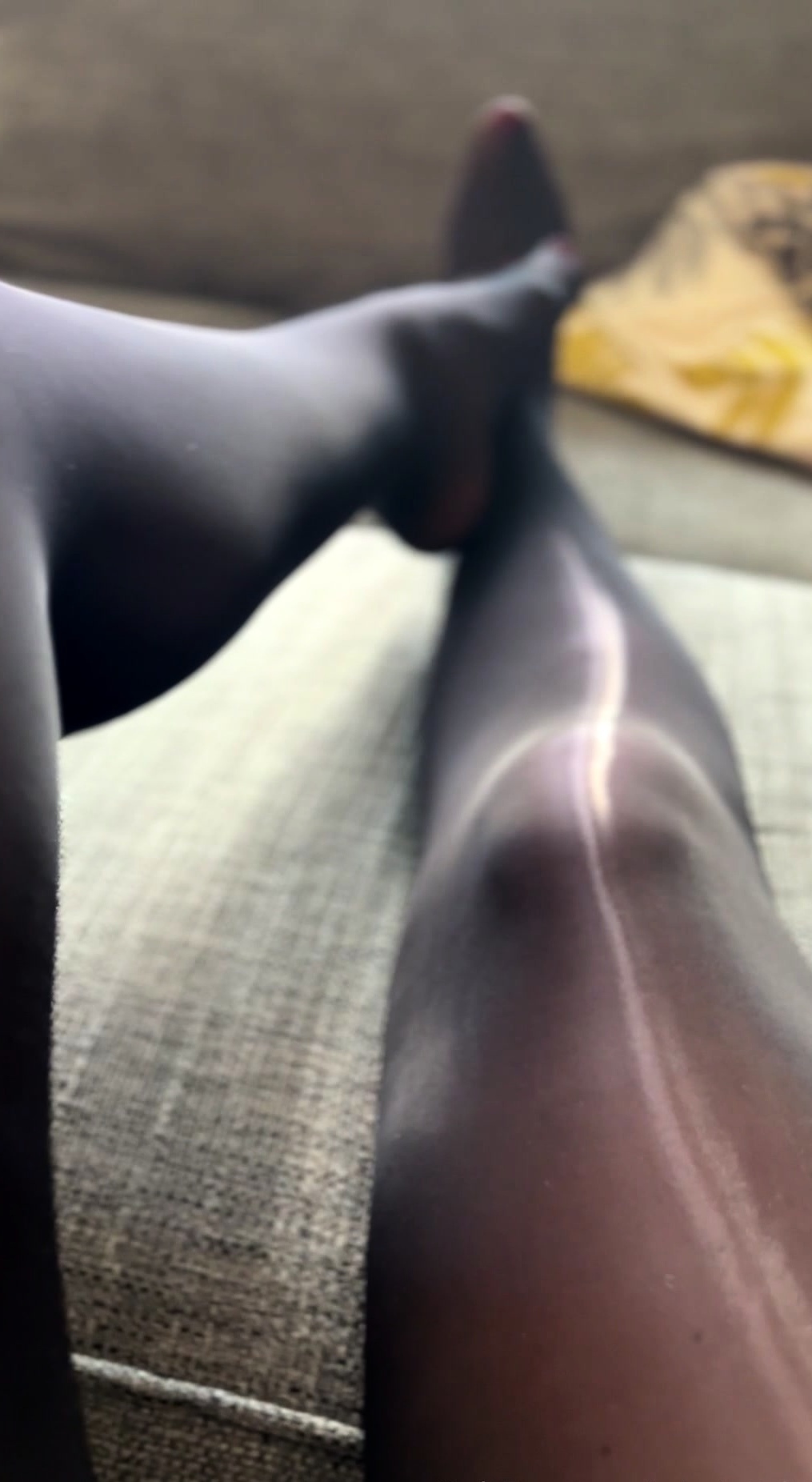 Amateur Foot Fetish Girlfriend Sucks and gives a Footjob