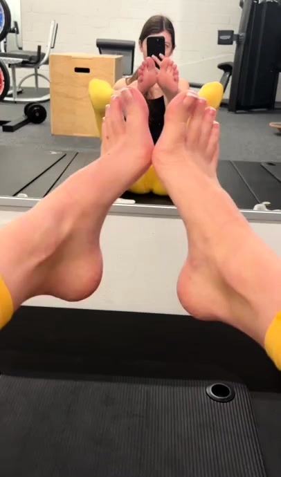 Babes girl foot fetish