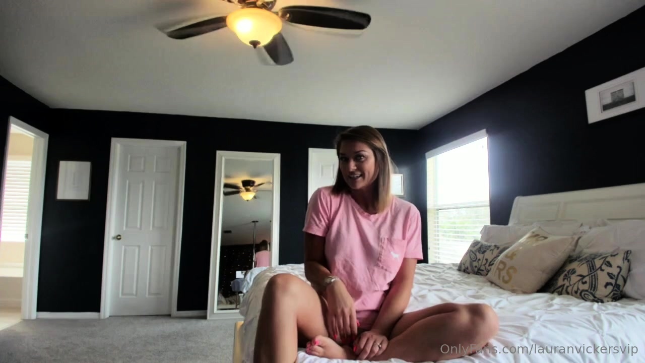 Close up MILF masturbation