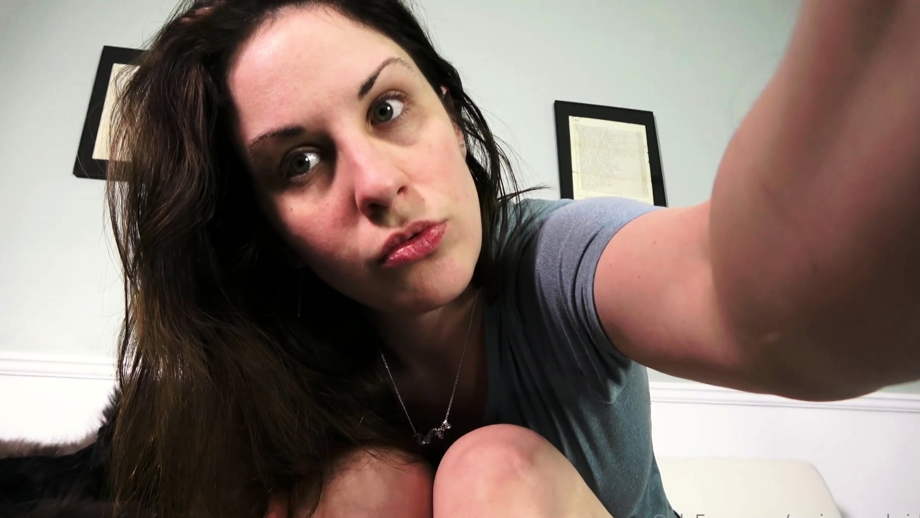 Flexible pale brunette with foot fetish does hot footjob