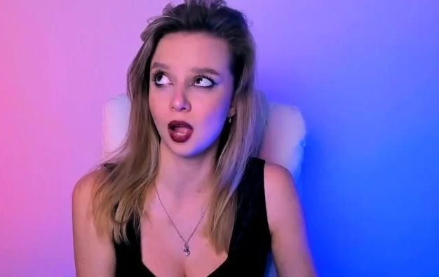 Very hot natural big boobs skinny petite web teen