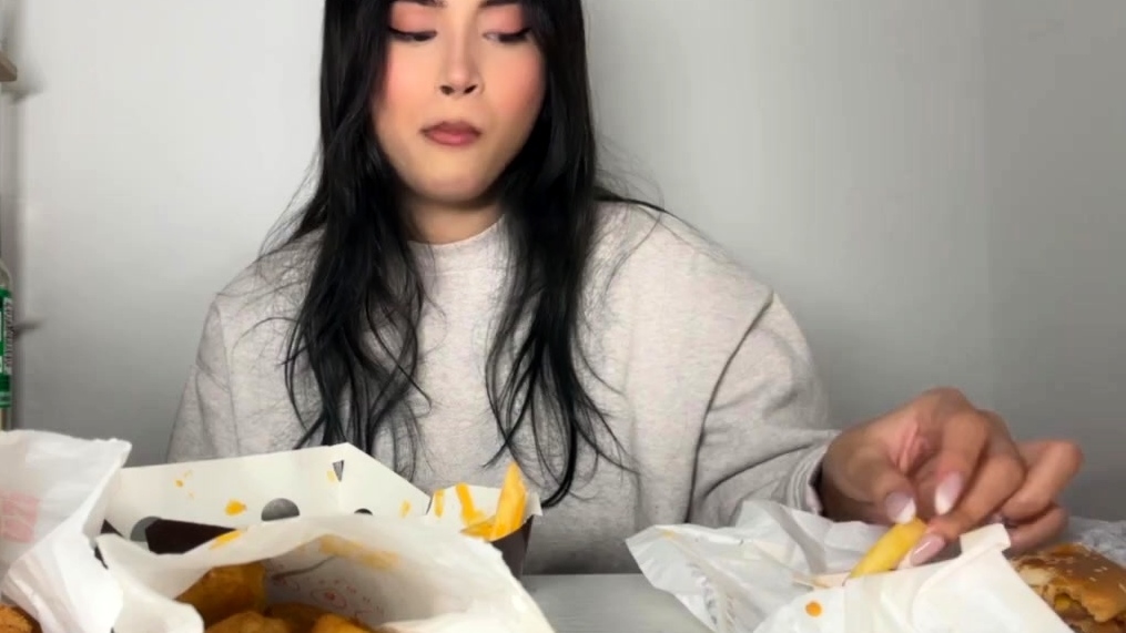 Webcam Asian chick anal masturbation tease