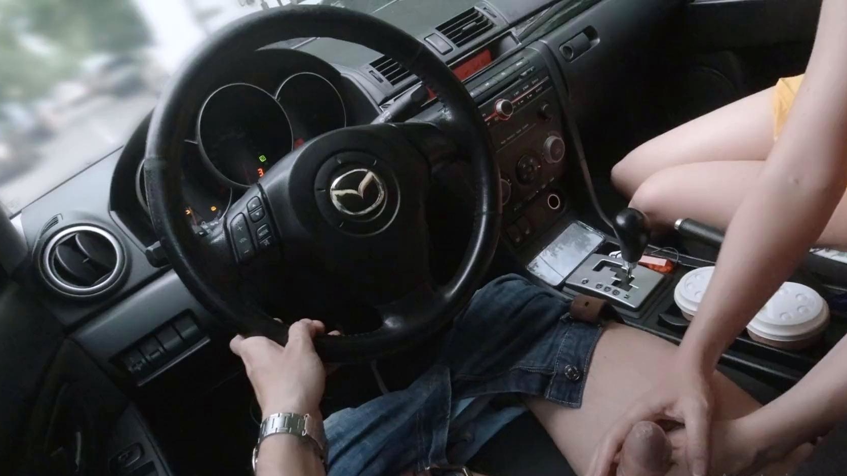 I paid the taxi driver with a blowjob while he drove me