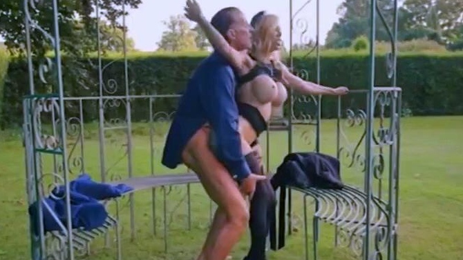 Cassie Del Isla With Her Busty Friends Enjoying Anal